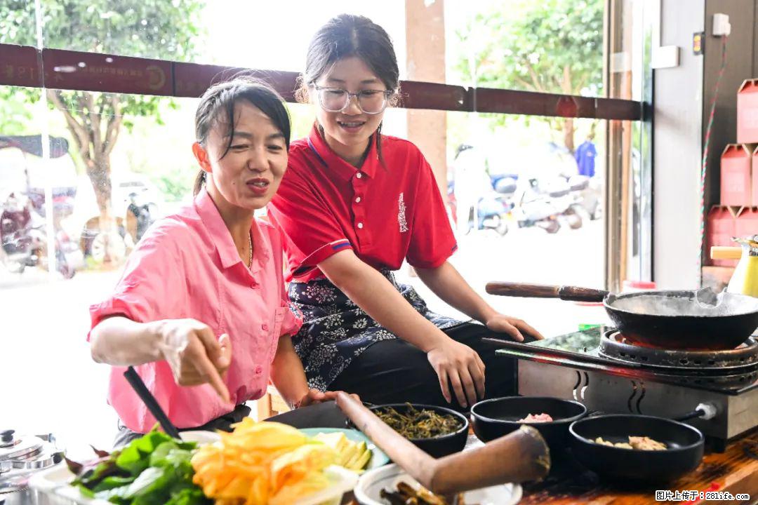 全网追的“扁担女孩”,找了一份暑假工,时薪12元 - 宁波生活资讯 - 宁波28生活网 nb.28life.com